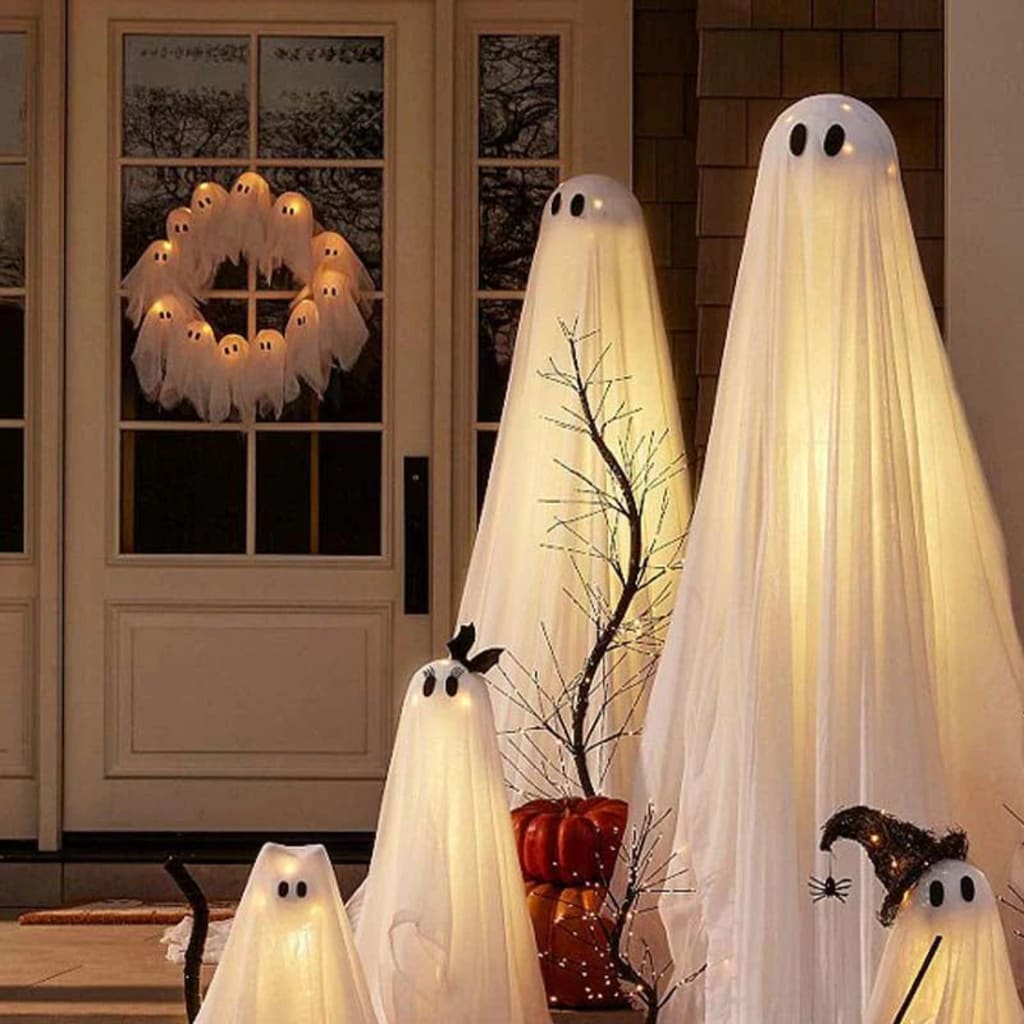 Glowy Ghosts Wreath