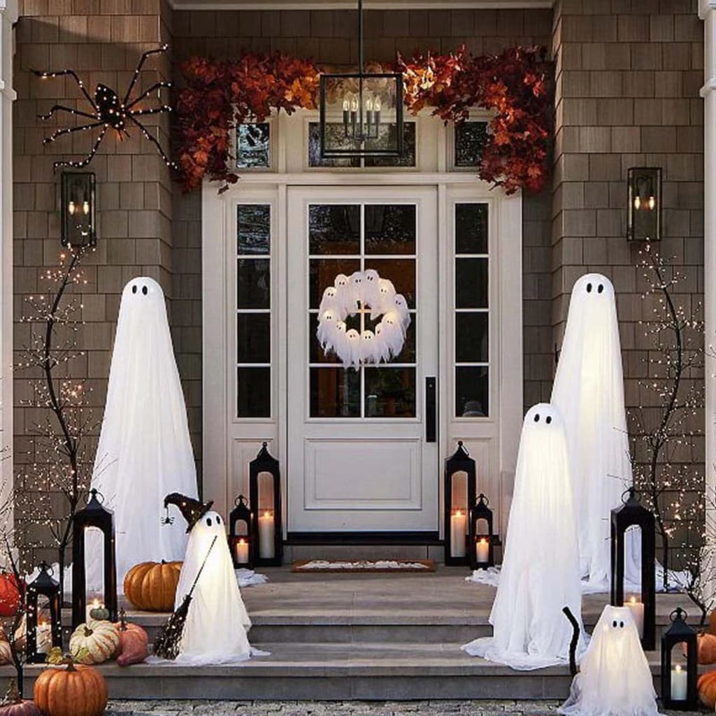 Glowy Ghosts Wreath